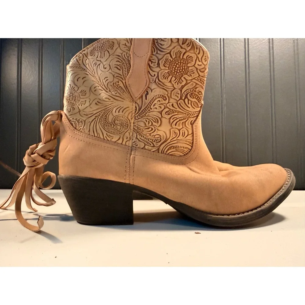 Dingo DI8951 Tan Floral Embossed Western Ankle Boots Tassel Cowgirl Booties 8M